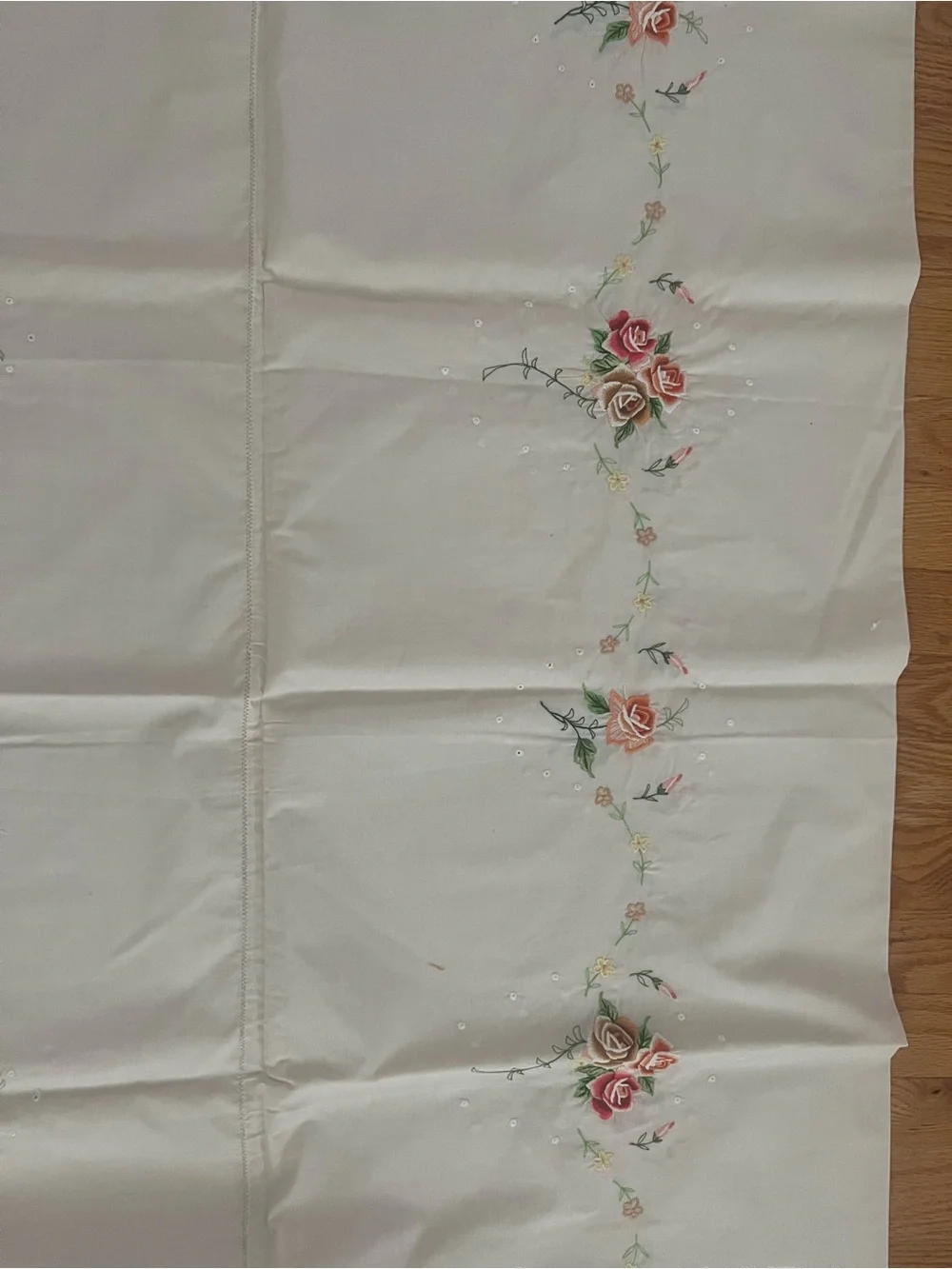 Vintage floral Embroidered Rose Cream Tablecloth and 12 Napkins Set